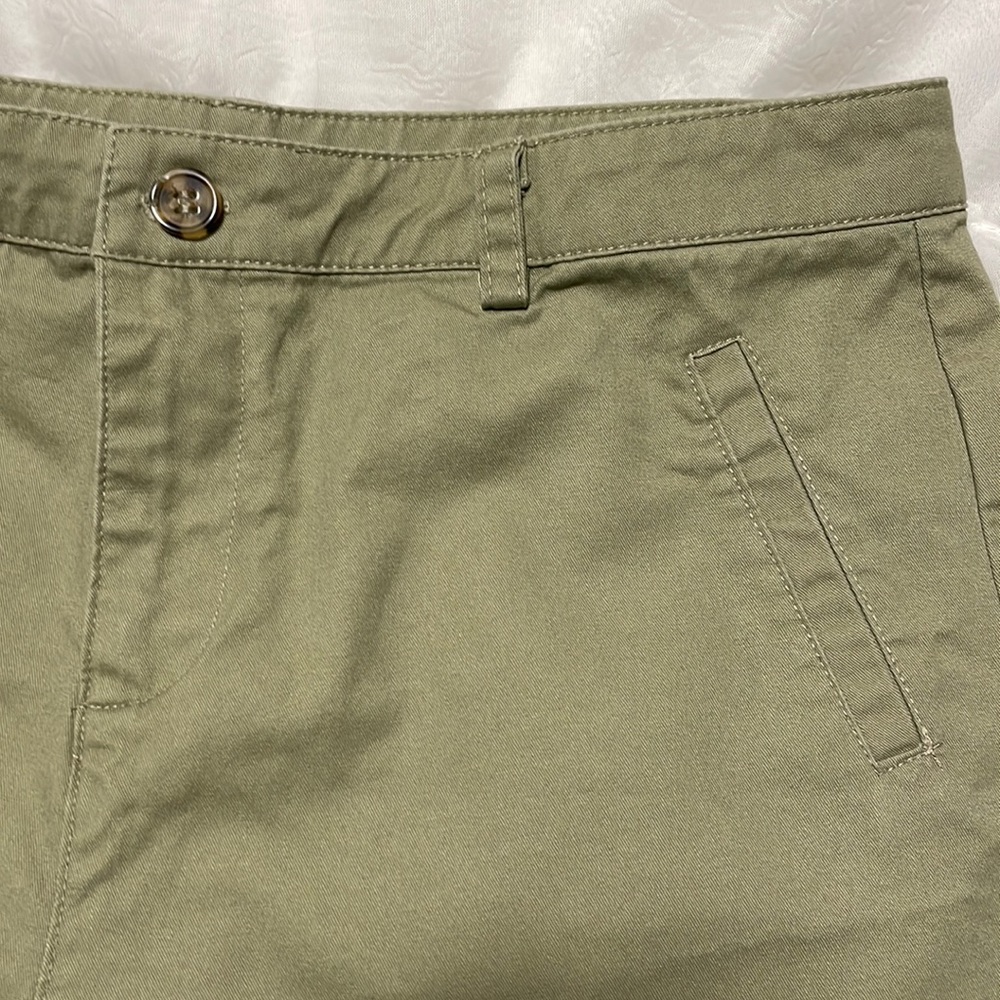 Forever 21 Khaki Shorts Girls Size 13/14 - Picture 4 of 8